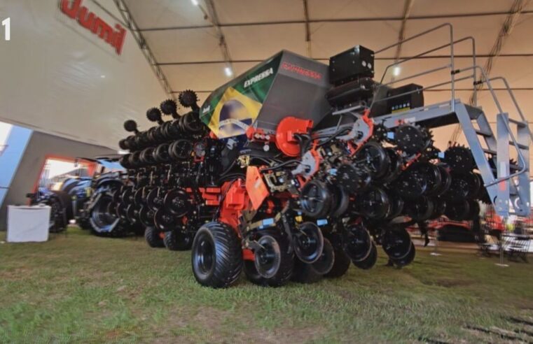 ‘Gigantes’ na lavoura, plantadeiras ganham versões capazes de reduzir tamanho para facilitar transporte | Agrishow