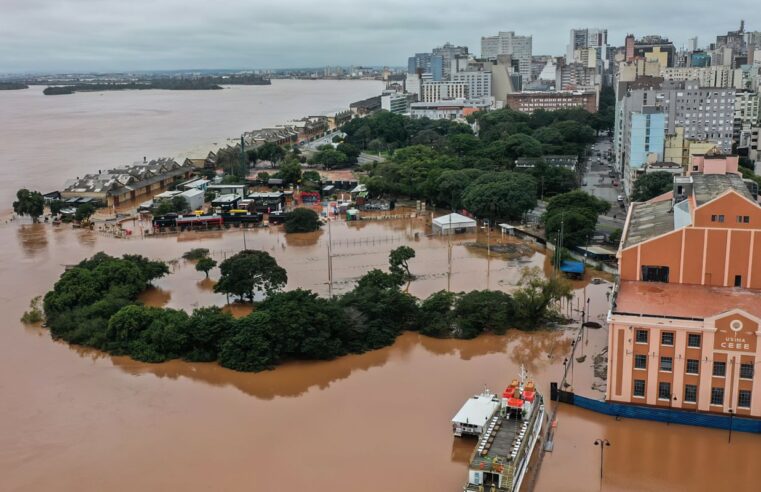 Secom pede investigação de postagens com fake news sobre ações no RS