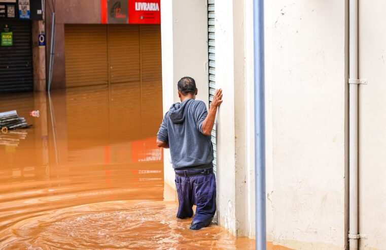 Saiba como prevenir doenças como a leptospirose, após chuvas no RS